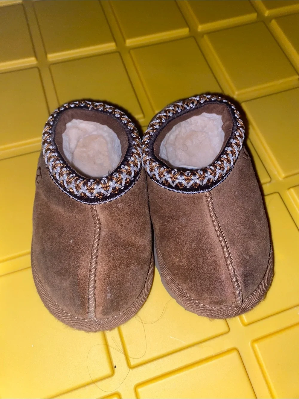 UGG play pre